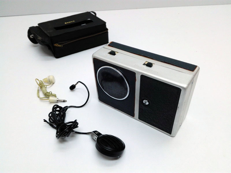 magnetofono grabador portatil sanyo mc1_funda_micro_caja metal piel func. 5x13_8x9_3 1u